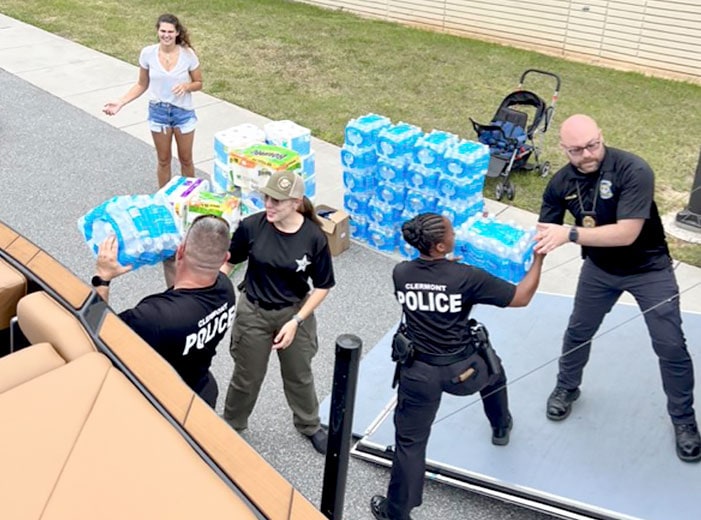 hurricane volunteers